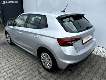 Car image 31