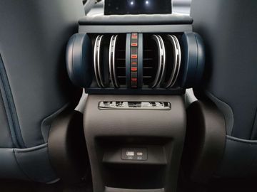 Car image 33