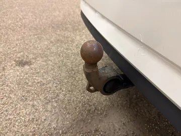 Car image 27