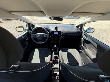 Car image 33