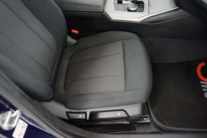 Car image 37