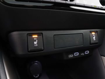 Car image 30