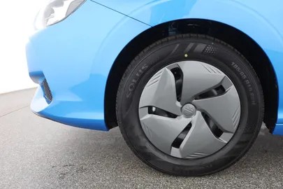 Car image 30