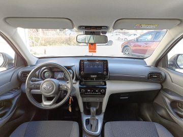 Car image 11