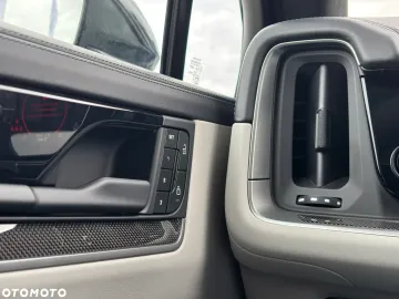 Car image 35