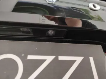 Car image 30