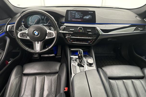 BMW 520d Touring xDrive 140 kW image number 16