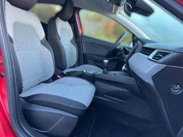 Car image 12