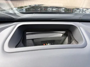 Car image 32