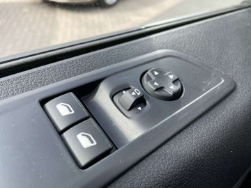 Car image 36