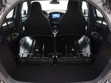 Car image 36