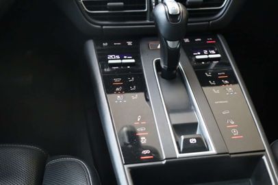 Car image 37