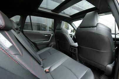 Car image 25