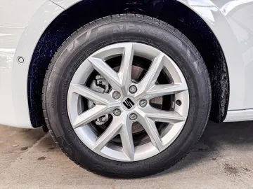 Car image 25