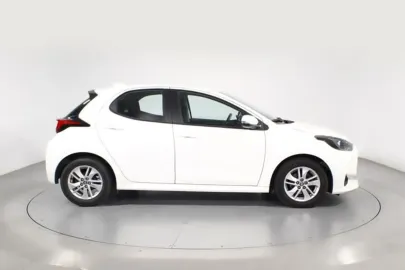Car image 2