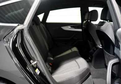 Car image 33