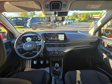 Car image 28