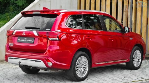 Mitsubishi Outlander 2.4 Plug-In Hybrid Plus 4WD 165 kW image number 15