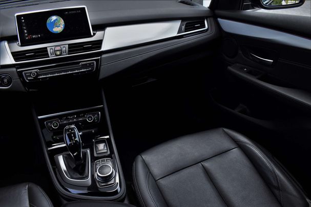 BMW 218i Gran Tourer 103 kW image number 16