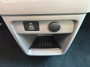 Car image 33