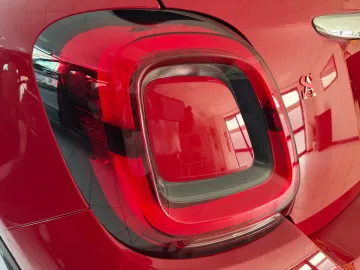 Car image 26