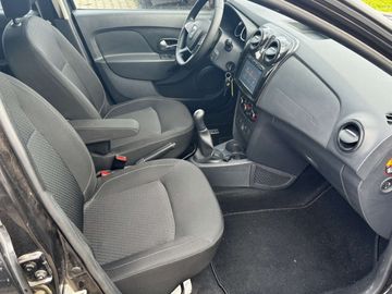 Car image 15