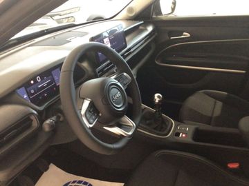 Car image 12