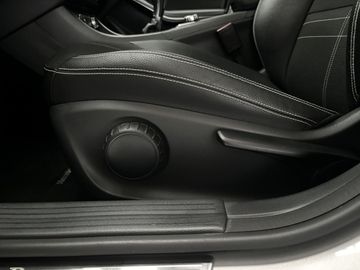 Car image 32