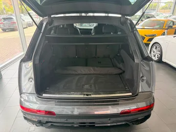 Car image 38