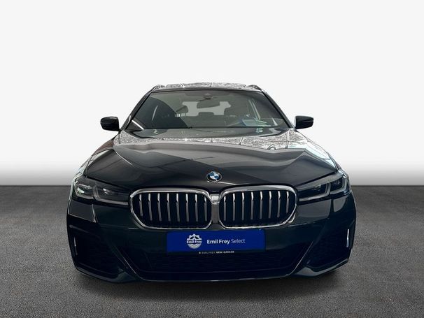 BMW 530d Touring xDrive 210 kW image number 2