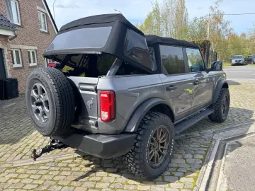 Car image 28