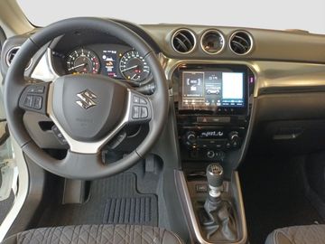 Car image 10