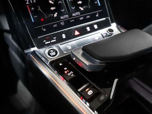 Audi e-tron 55 quattro S-line Sportback 300 kW image number 29