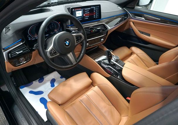 BMW 520d Touring xDrive 140 kW image number 13