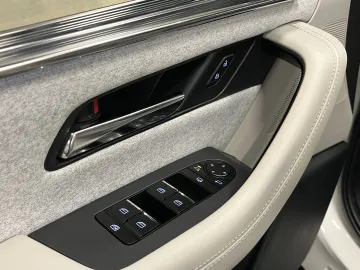 Car image 50