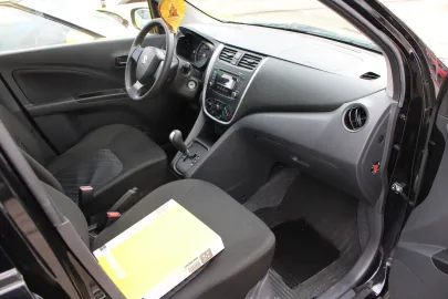Car image 15