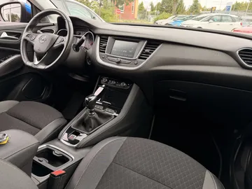 Car image 26