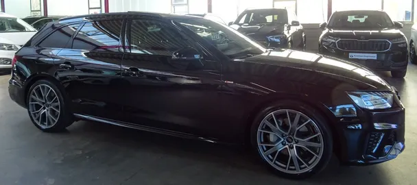 Car image 18