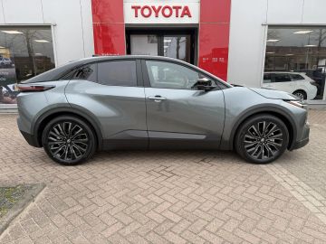 Car image 4