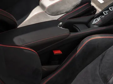 Car image 35
