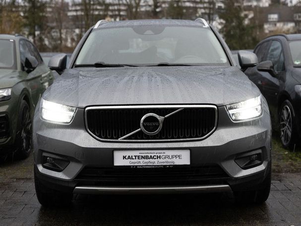 Volvo XC40 D4 AWD Momentum 140 kW image number 2