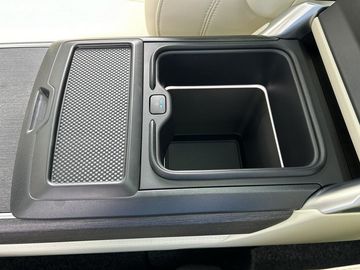 Car image 36