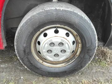 Car image 33