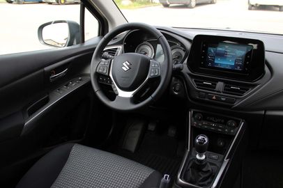 Car image 9