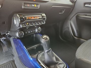 Car image 11