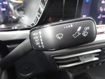 Car image 33
