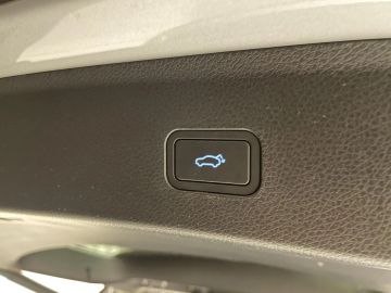 Car image 35