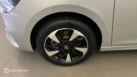 Car image 20