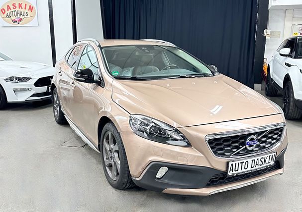 Volvo V40 Cross Country 110 kW image number 3