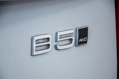 Car image 30